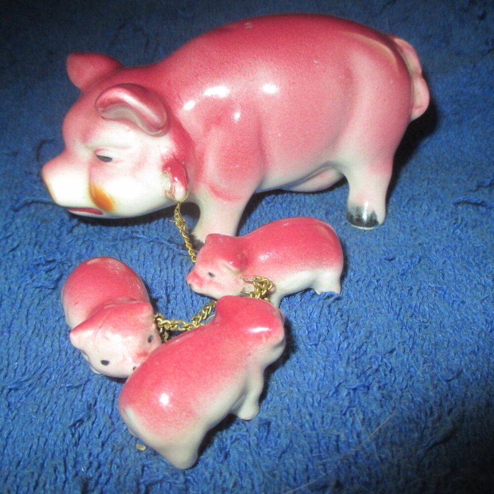 Porcelain Pig Figurine and Piglets Vintage,Pacific Made in Japan